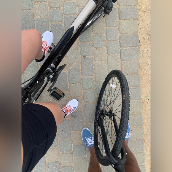 Meet your Posher, Emadia - Picture 4 of 4